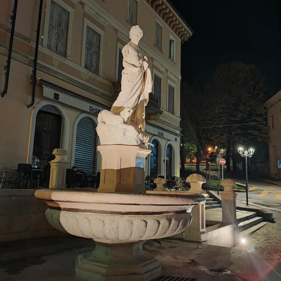 Casa Vacanza Piazza Marconi วัลดอบเบียเดเน ภายนอก รูปภาพ