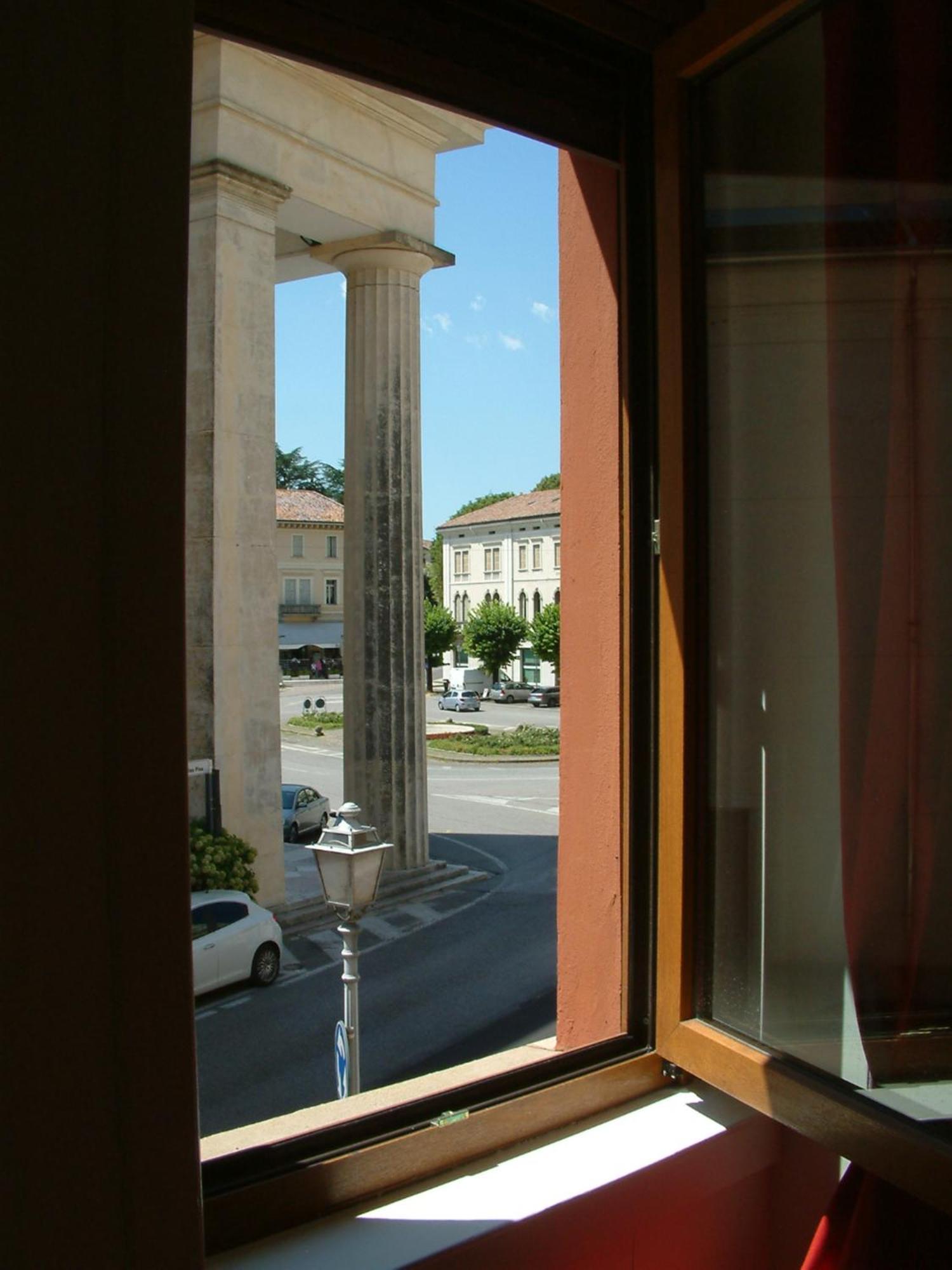 Casa Vacanza Piazza Marconi วัลดอบเบียเดเน ภายนอก รูปภาพ